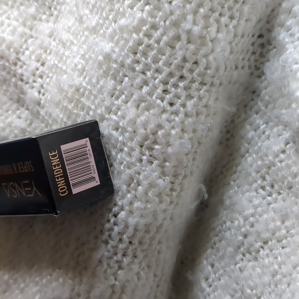 YENSA SUPER 8 Vibrant Silk Lipstick in Confidence, 3.5g/0.12oz - Picture 8 of 9